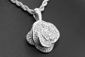 S2037 TOP KVĚT + řetízek z chirurgické oceli