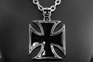 S2057 BIG KŘÍŽ BLACK + řetízek z chirurgické oceli