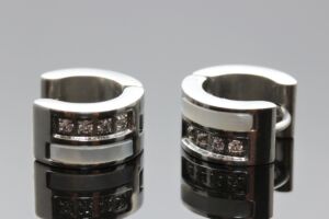 S2064 Náušnice s kamínky – KROUŽKY z chirurgické oceli