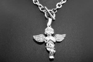 S2069 ANDÍLEK + řetízek z chirurgické oceli