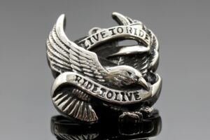 S2130 Motorkářský přívěsek LIVE TO RIDE z chirurgické oceli