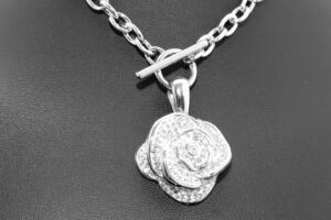 S2184 TOP KVĚT + řetízek z chirurgické oceli