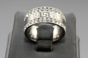 S2242 Prstýnek z chirurgické oceli s krystalky