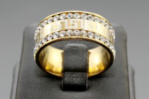 S2243 Prstýnek z chirurgické oceli GOLD s krystalky