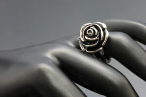 S2266 Prstýnek KVĚT z chirurgické oceli