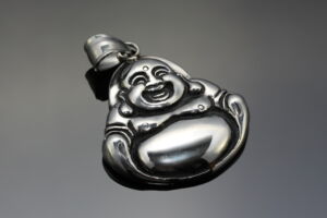 S2282 Přívěsek BUDDHA z chirurgické oceli