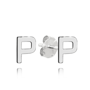 MINET Stříbrné náušnice písmeno „P“