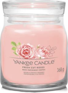 Yankee Candle vonná svíčka Signature ve skle střední Fresh Cut Roses 368g