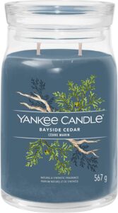 Yankee Candle vonná svíčka Signature ve skle velká Bayside Cedar 567g