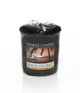 Yankee Candle votivní svíčka Black Coconut 49g
